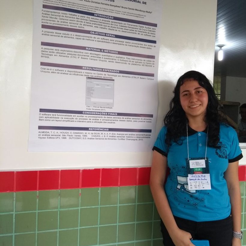Juliane apresentando trabalho acadêmico no IF Baiano